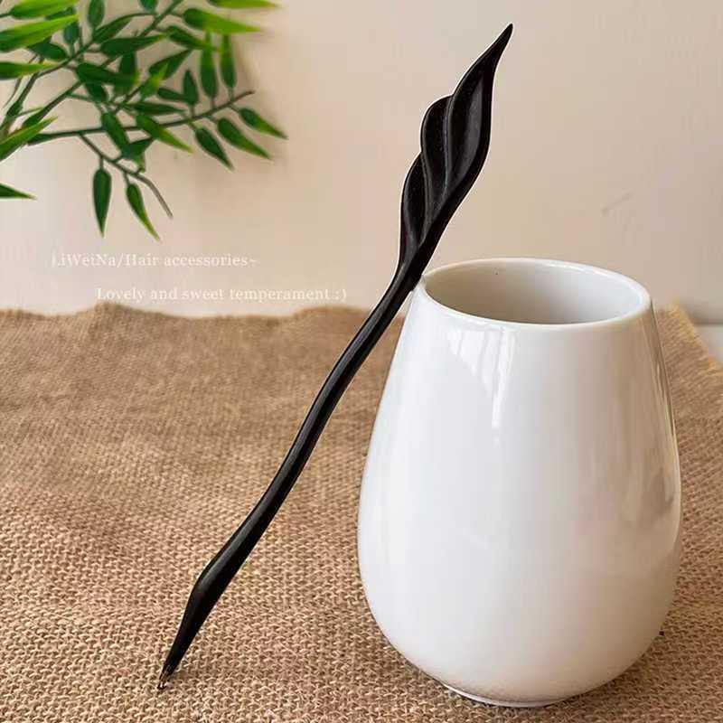Wooden Hairp Exquisite Carving - Travel Accessories New ulasan dan harga