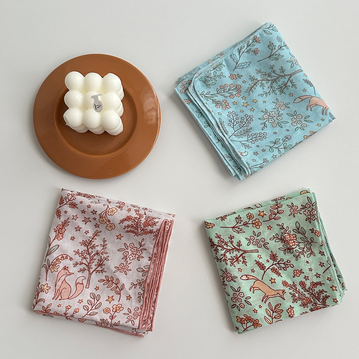 A Pair of Women's Floral Fox P - Travel Accessories Neck ulasan dan harga