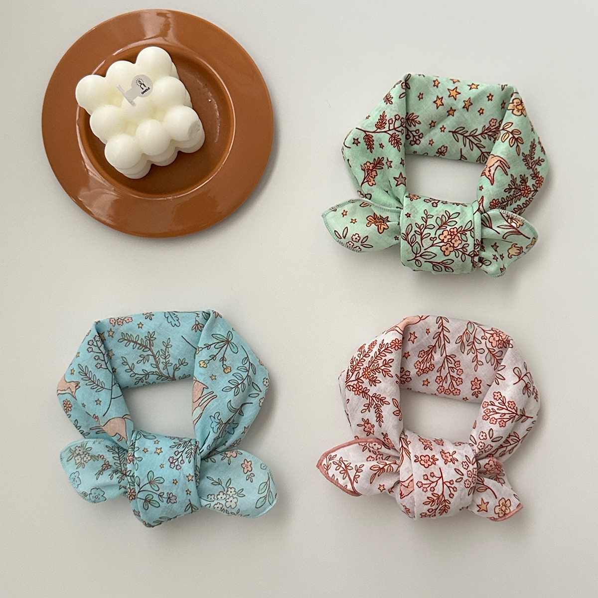 A Pair of Women's Floral Fox P - Travel Accessories Neck ulasan dan harga