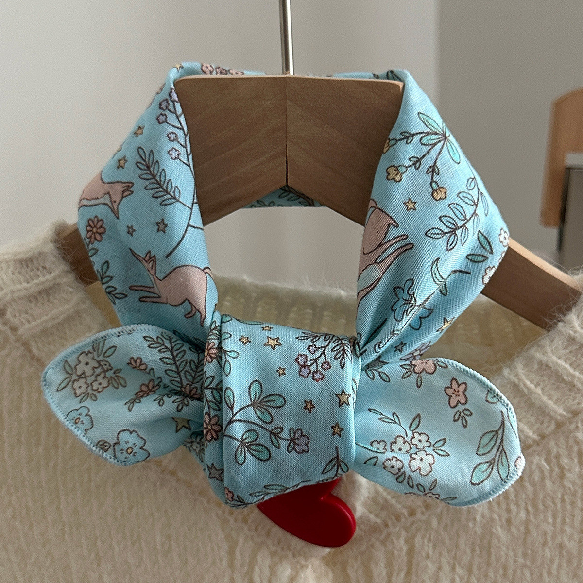 A Pair of Women's Floral Fox P - Travel Accessories Neck ulasan dan harga