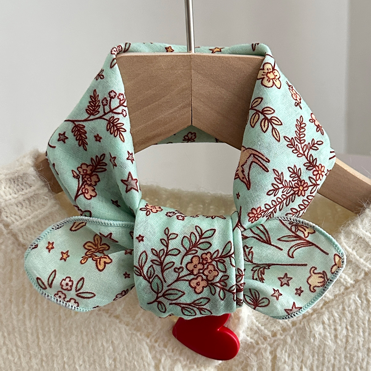 A Pair of Women's Floral Fox P - Travel Accessories Neck ulasan dan harga